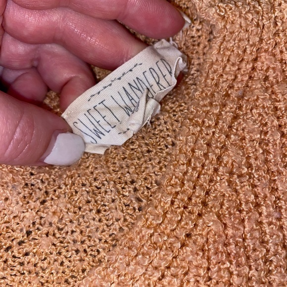 Sweet Wanderer brand crochet‎ style cropped sweater, size small - Picture 3 of 10